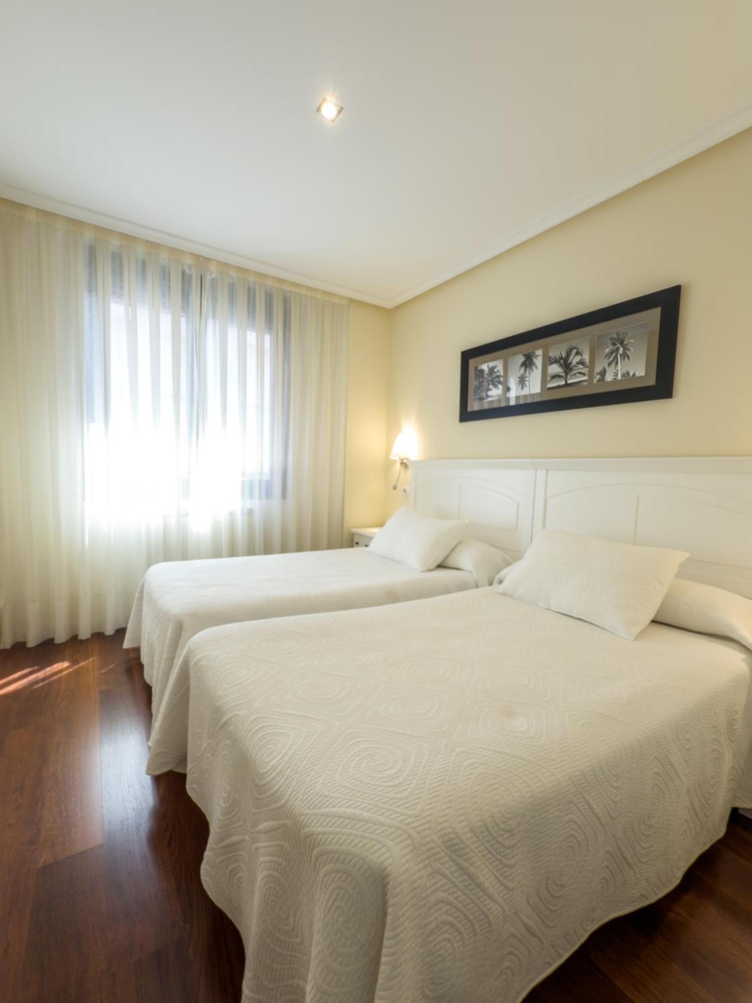 Apartamentos Verdemar Llanes Exterior photo