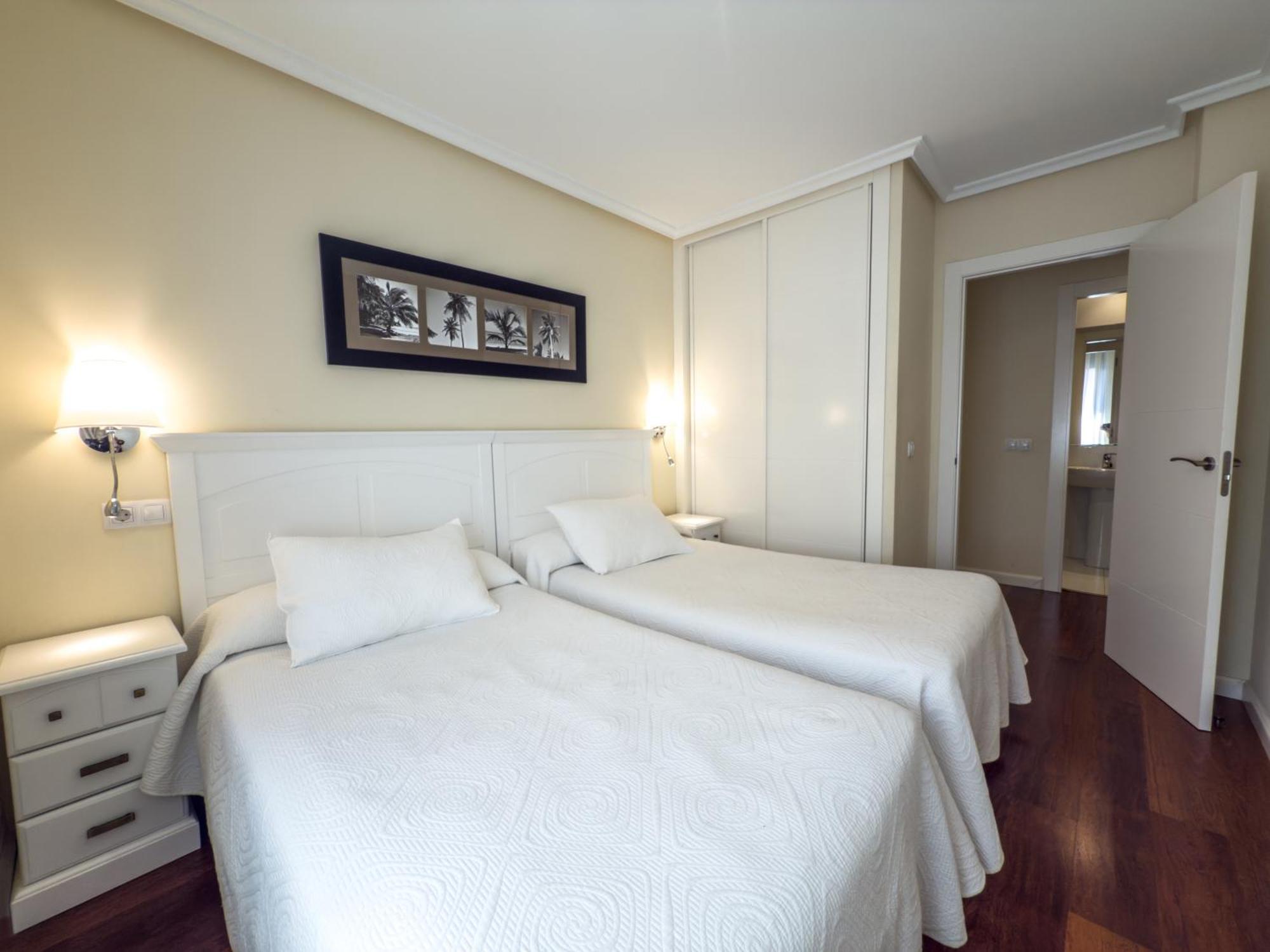 Apartamentos Verdemar Llanes Exterior photo